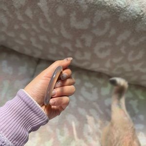 Natural agate bangle as shown above. No filter applied. Free gift for purchase🥰